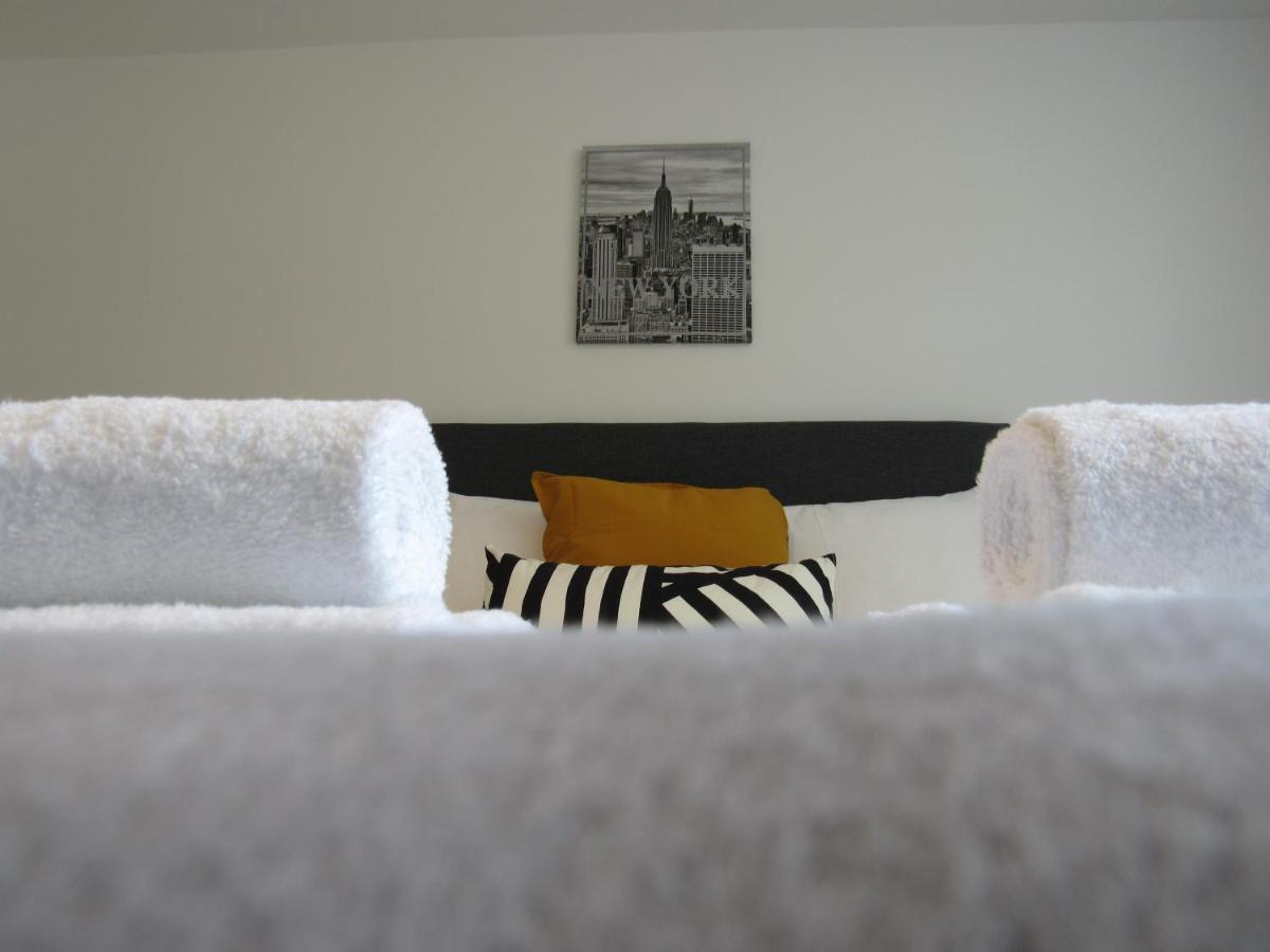 The Cambridge Suites - Tas Accommodations Exterior foto